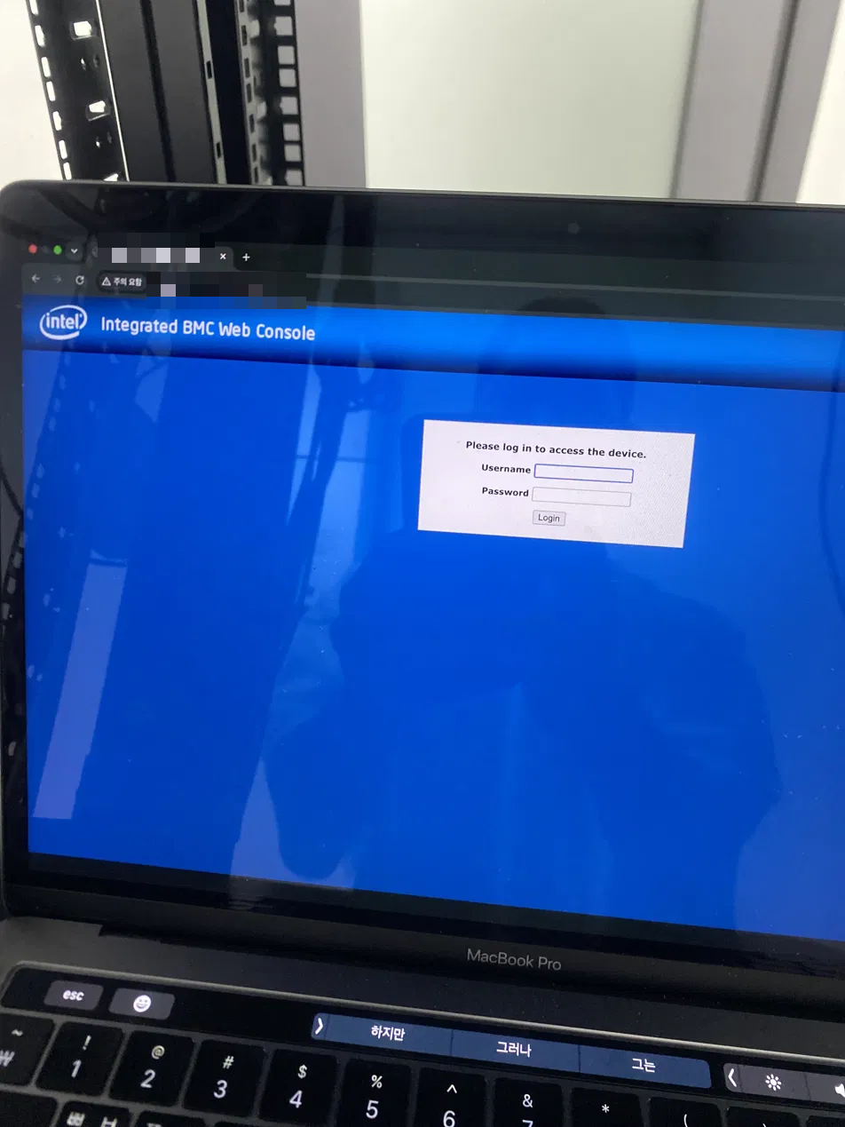 Intel Integrated BMC Web Console 로그인 화면