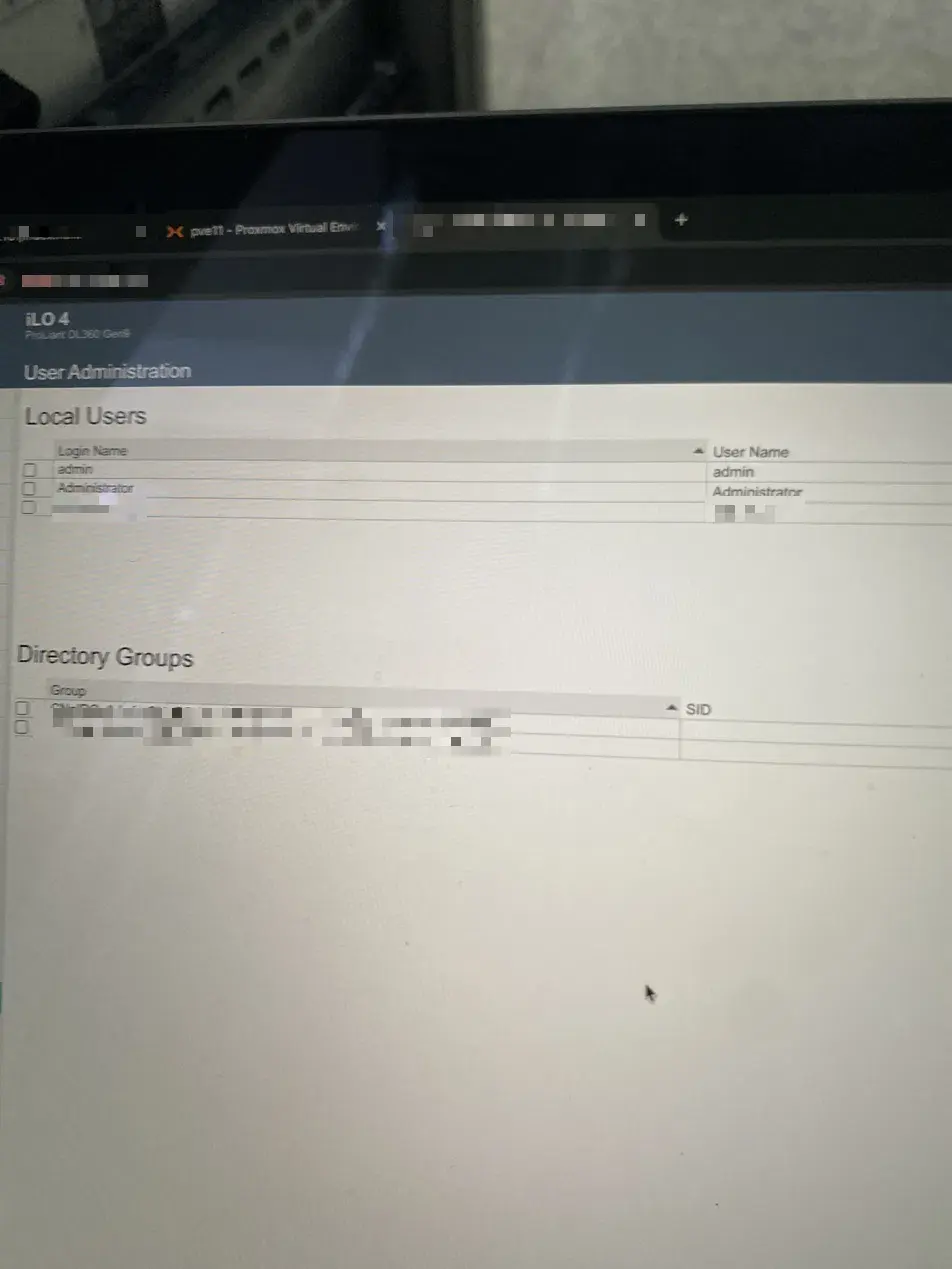 iLO 4 User Administration Local Users 목록 (계정명·IP 모자이크)